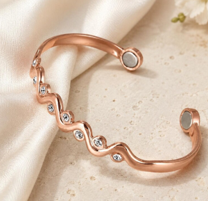 Brazalete de Metal Hecho a Mano de Lujo, Diseño Ondulado Exquisito, Ajustable, Regalo Promocional Novedoso - Product Image 2