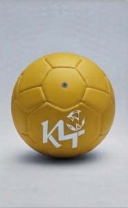 Balón de Fútbol Amarillo de PU con Logotipo K4, Equipo de Entrenamiento Resistente para Práctica de Artes Marciales, Uso Unisex en Exteriores - Product Image 4