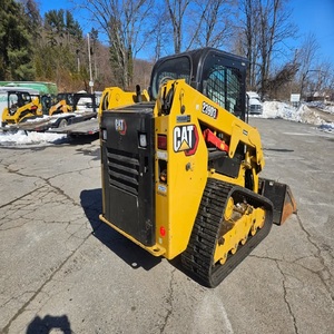 Potente Cargadora Compacta CAT 239D3 con Tracción 4x4 y Cucharón Frontal, Construida con Rodamientos de Alta Resistencia - Product Image 3