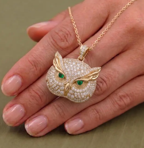 Collar con Colgante de Búho Chapado en Oro de 18K, Amuleto de Animal de Acero Inoxidable, Zirconia Redonda de Corte Brillante, Joyería de Regalo - Product Image 3