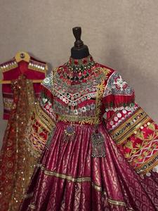 Vestido corto afgano hecho a mano con borlas multicolor, incrustaciones de espejos intrincadas y auténticos patrones tribales Kuchi. - Product Image 5