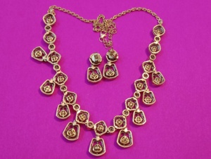 Conjunto de Collar y Pendientes de Plata Chapada en Oro con Piedra Polki, Corte de Pera Geométrico, Estilo Clásico para Boda, Joyas Amaira - Product Image 2