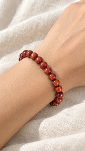 Bracelet en bois de santal rouge, bracelet en bois naturel perlé, bracelet traditionnel fait à la main, bracelet spirituel pour homme et femme, cadeau - Product Image 1