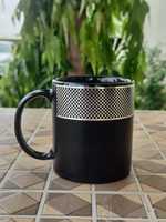 Mug en céramique noire avec motif géométrique argenté, finition mate, design chinois traditionnel, pour usage domestique