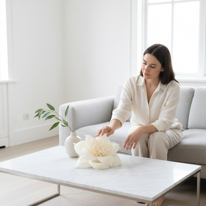 Flor de Madera Sola VADEE, Hecha a Mano, Sostenible, ANIKA, Flor de Madera Sola de 8.5 CM, Fibra de Planta de Sesbania, Modelo VDXXX-030 - Product Image 5