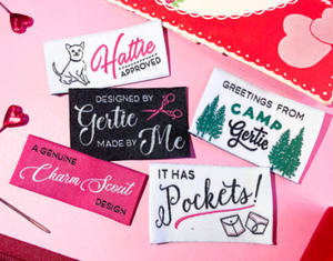 Etiqueta de Ropa Personalizada, Fabricante de Insignias Tejidas de Alta Calidad para Ropa, Uniformes Escolares, Logotipo de Marca, Etiquetas Personalizadas - Product Image 6