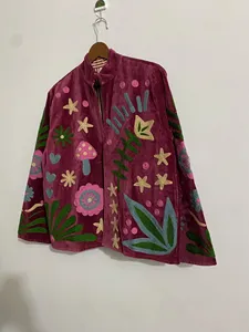 Chaqueta Bordada de Terciopelo Borgoña Hecha a Mano con Diseño Floral para Mujer, Estilo Bohemio de Jardín Botánico, Manga Larga, para Otoño - Product Image 4