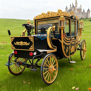 Calèche royale électrique noire dorée avec ornements dorés, fenêtres fermées, chariot de tourisme vintage pour visites de châteaux - Product Image 1