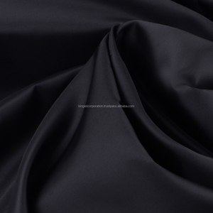 Capes de Salon de Coiffure en Polyester avec Logo Personnalisé Tablier de Coiffure Capes de Teinture et Coloration pour Cheveux Capes de Barbier Noires pour Coiffeur - Product Image 4