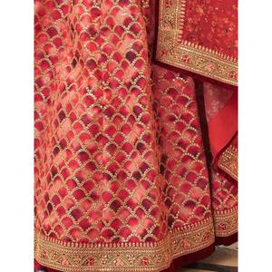 Increíble rojo bordado arte seda desgaste tradicional Lehenga Choli - Product Image 2