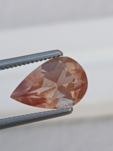Piedra Preciosa Suelta de Sunstone Natural, Corte Ovalado Rojo Anaranjado, 6.8x5.10 mm, 0.70 Quilates, con Juego de Color para Joyería, Haram Gems Art - Product Image 5