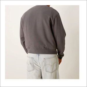 เสื้อสเวตเชิ้ตคอกลมโอเวอร์ไซส์ปักโลโก้ตามสั่ง ผ้าฝ้าย 100% เสื้อผ้าสตรีทแวร์ผู้ชาย ระบายอากาศได้ดี สวมใส่สบาย ขายส่ง - Product Image 4