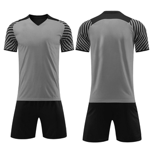 Nouvelle tenue de football légère 2026 personnalisable avec logo, respirante, unisexe pour adulte, avec sublimation sur mesure - Product Image 4