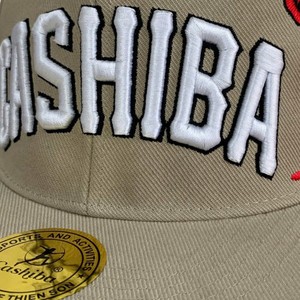 Casquette Snapback personnalisée avec visière plate et fermeture réglable pour le streetwear et les événements promotionnels - Product Image 6