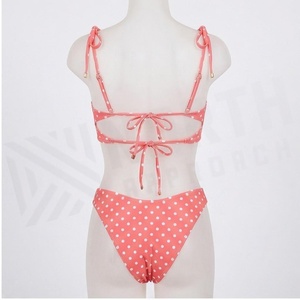 Ensemble de yoga 2 pièces imprimé papillon bleu avec finition dorée, body à col en V profond et jupe portefeuille longueur genou - Product Image 2