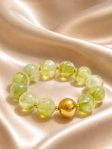 Bracelet en résine de luxe contemporain aux effets décoratifs vibrants, bijoux de mode pour les marques de style de vie moderne - Product Image 3