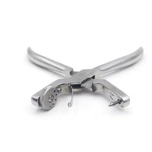 Poinçon à caoutchouc Ainsworth professionnel manuel en acier inoxydable pour isolation dentaire - Product Image 5