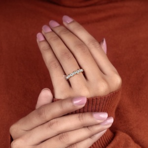 Bague demi-éternité en diamant de laboratoire taille ronde, en or 14 carats avec tige torsadée, pour mariage, empilable, pour anniversaire, bijoux en gros - Product Image 4