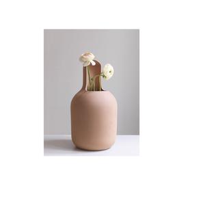 Vase en terre cuite mat fait main, style Japandi, vase à fleurs en métal non verni, décoration esthétique de la pièce, poterie artisanale, vase décoratif - Product Image 1