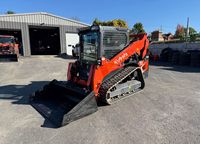 Loader Skid Steer Kubota SVL75-3 Bekas 4 Ton Crawler Backhoe dengan Bucket Depan dan Pompa Hidrolik MOOG untuk Konstruksi Pertanian