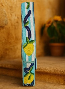Sac à main artisanal brodé de citrons et perles, motif floral bleu et jaune, sac bandoulière pour femme, accessoire textile style art populaire - Product Image 6