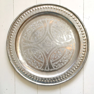 Assiette en aluminium ronde, plusieurs tailles, finition martelée, haute performance, personnalisable, écologique - Product Image 3