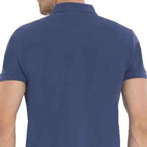 Polo homme en tissu doux et respirant, coupe classique, pour un usage décontracté et professionnel. Polo homme sur mesure, coupe régulière, durable. - Product Image 5