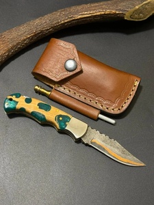 Couteau de poche pliant artisanal en acier Damas cuivré, manche en résine, étui en cuir, couteau de survie multifonctionnel pour l'extérieur - Product Image 5