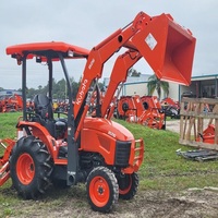 Tracteur agricole Kubota B26 TLB 4x4 avec pompe, engrenages, chargeur frontal et pelle arrière, prêt pour l'agriculture