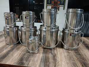 Boîte à lunch en acier inoxydable ANAX avec couvercle, poignée ergonomique, base épaisse, récipient de stockage alimentaire pour la cuisine et la restauration - Product Image 1