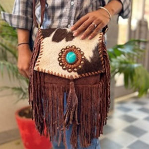 Nouvel Arrivage Sac à Main Bandoulière pour Femme en Cuir de Vachette avec Franges en Fourrure et Pierres Gemmes, Style Western au Design Unique - Product Image 1