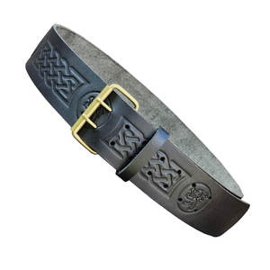 Cinturón de Kilt Rampant Lion Black Belt Highland, Negro con Relieve, Talla Personalizada, Accesorios Tradicionales Escoceses para Tartán - Product Image 1