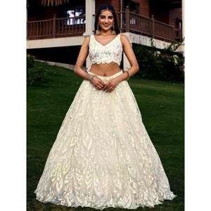 Fabulous Off-White Lentejuelas Red Tradicional Lehenga Choli Con Dupatta - Product Image 5