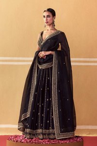 Conjunto de Lehenga Choli Negro Bordado con Dupatta de Trabajo Elaborado, Cuello en V, para Fiesta Nupcial, Ropa India Pakistaní - Product Image 4