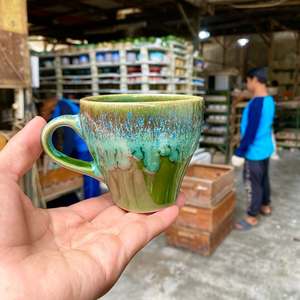 Tasse à café en céramique artisanale indonésienne, tasse rustique émaillée, tasse à thé contemporaine pour la maison, le bureau, cadeau - Product Image 2