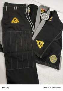 Ensemble Kimono de Jiu-Jitsu Officiel Gracie Barra Bleu Marine Storm, Modèles Single, Double et Pearl Wave, Tenue de Compétition Complète GI Bleue - Product Image 3