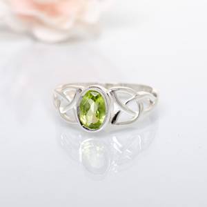 Anillo de cabujón de peridoto natural de forma ovalada en plata de ley 925, hecho a mano, para fiestas, para mujer, joyería fina de moda, venta al por mayor. - Product Image 2