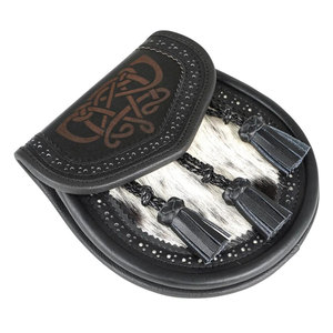 Sporran Escocés de Cuero y Piel Negros con Diseño de Nudo Celta, Accesorio Tradicional para Kilt de las Tierras Altas para Hombre, Sporran Celta Hecho a Mano - Product Image 3
