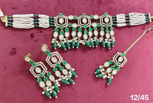 Conjunto de Collar de Perlas de Lujo, Chapado en Oro, Joyería Geométrica para Novia con Pendientes y Maang Tikka - Product Image 3