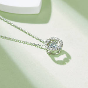 Collar con Colgante de Moissanita Chapado en Plata 925 Unisex, Corte Esmeralda, Engaste en Canal, Gargantilla con Cadena de Caja, Joyería de Lujo para Boda - Product Image 1