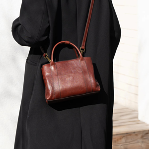 Bolso Tote de Cuero Genuino Negro, Bolso Estructurado con Cierre de Cremallera, Estilo Minimalista para Uso Diario - Product Image 2