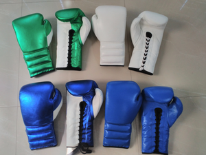 Guantes de Boxeo Profesionales QST INTERNATIONAL BG-0001 de Cuero Genuino Personalizados, con Absorción de Humedad para MMA y Muay Thai - Product Image 3