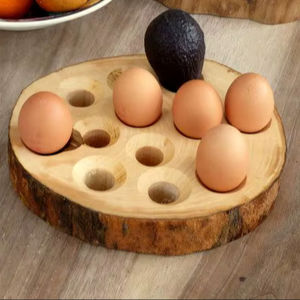 Porta Huevos de Madera Hecho a Mano para Decoración Natural de Cocina y Soluciones de Almacenamiento de Huevos Organizadas - Product Image 1