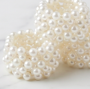 Ronds de serviette en plastique blanc nacré pour la décoration de table, pour mariage et dîner à la maison - Product Image 2