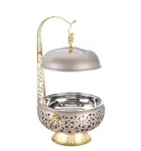 Cacerola de metal de diseño llamativo que ofrece estabilidad, evitando derrames y accidentes durante el agitado entusiasmante con la cacerola. - Product Image 4