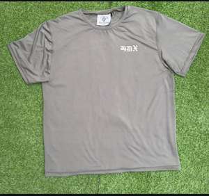 Camiseta de cuello redondo para hombre, 100% algodón peinado, informal, manga corta, color liso, con logo personalizado impreso digitalmente, bio lavada, MOQ bajo, tejido de punto. - Product Image 2