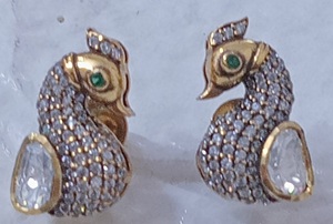 Pendientes de Lujo Chapados en Oro con Diseño de Pato y Ojos Verdes de Moissanita Polki - Joyería Vintage para Fiesta, Regalo para Mujer - Product Image 4