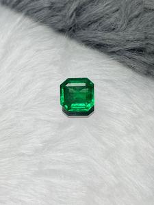 Pierre précieuse naturelle de qualité supérieure AAA+ Émeraude taille coussin 2,6 carats Couleur vert profond 8,8x8,6x4,7mm pour la fabrication de colliers GEMS - Product Image 3