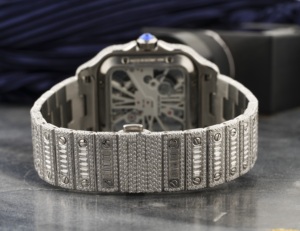 Montre squelette de luxe en argent, entièrement sertie de diamants taille baguette, avec lunette carrée, style Hip Hop affirmé - Product Image 4