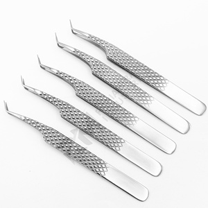 Pinzas de Extensión de Pestañas Antiestáticas de Acero Inoxidable RMI con Punta de 45 Grados, Agarre de Diamante, Punta Lisa de 10 mm de Longitud - Product Image 1